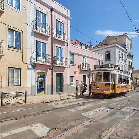 Alfama Village *