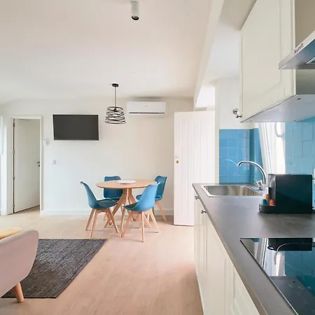 Alfama Village 公寓 *